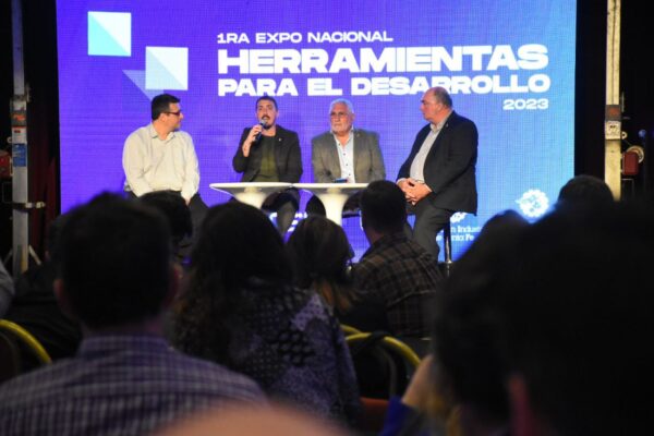 1Ra. Expo Herramientas para el Desarrollo 2023. UNIRR.
